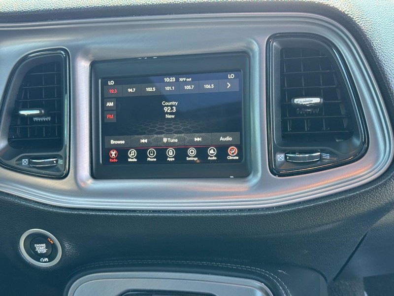 Dodge Challenger Vehicle Image 21