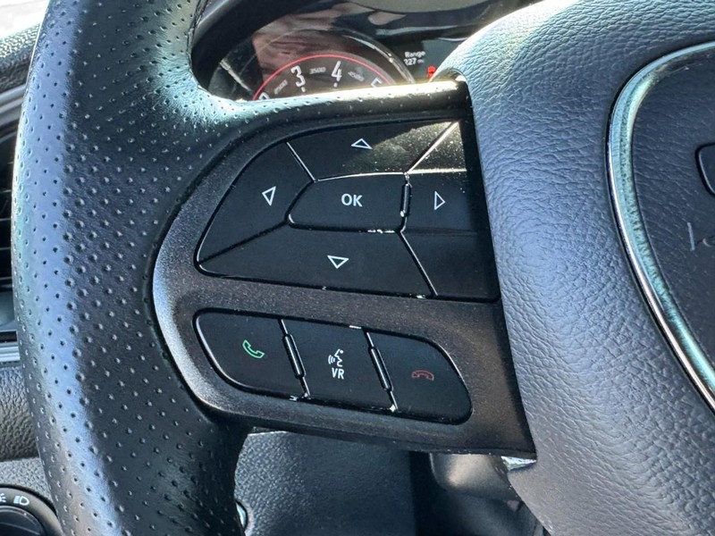 Dodge Challenger Vehicle Image 24