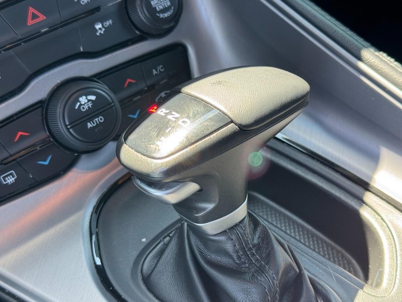 Dodge Challenger Vehicle Image 27