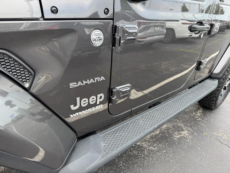 Jeep Wrangler Unlimited Vehicle Image 11