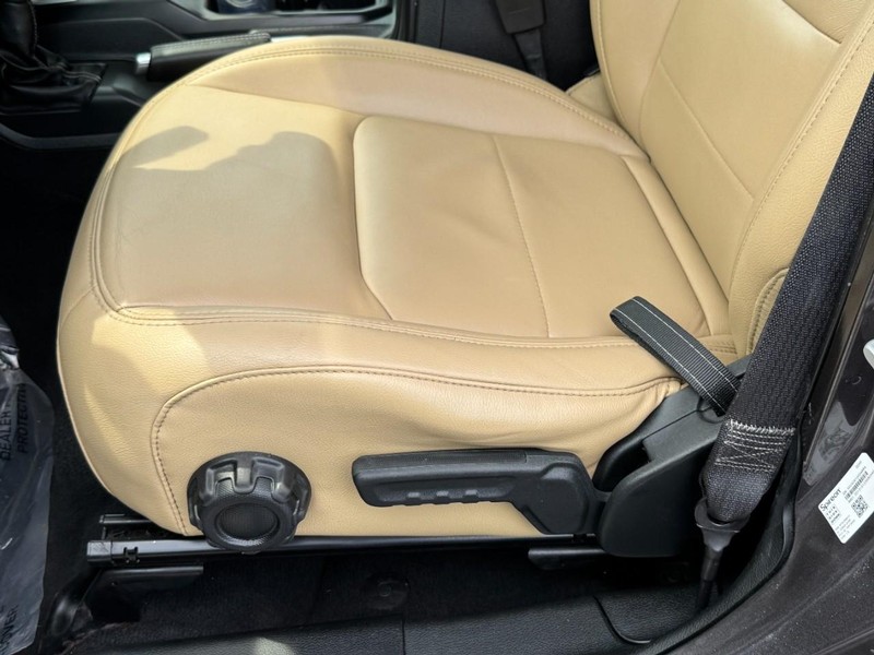 Jeep Wrangler Unlimited Vehicle Image 32