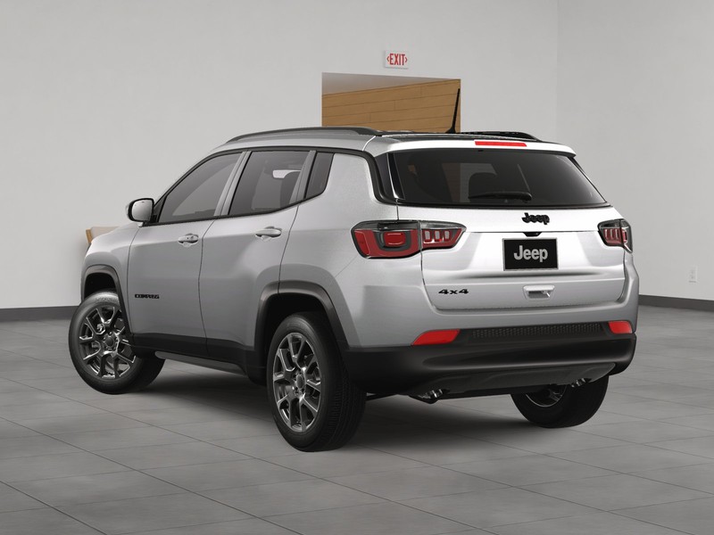 Jeep Compass Vehicle Image 04