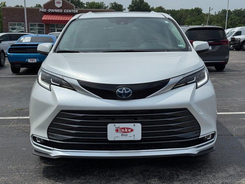 Toyota Sienna Vehicle Image 09