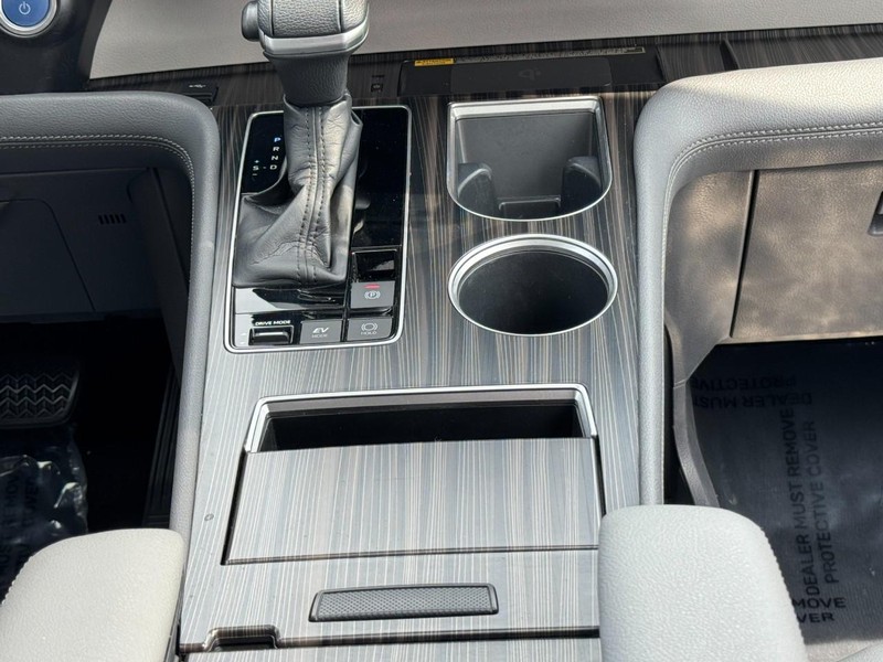 Toyota Sienna Vehicle Image 21