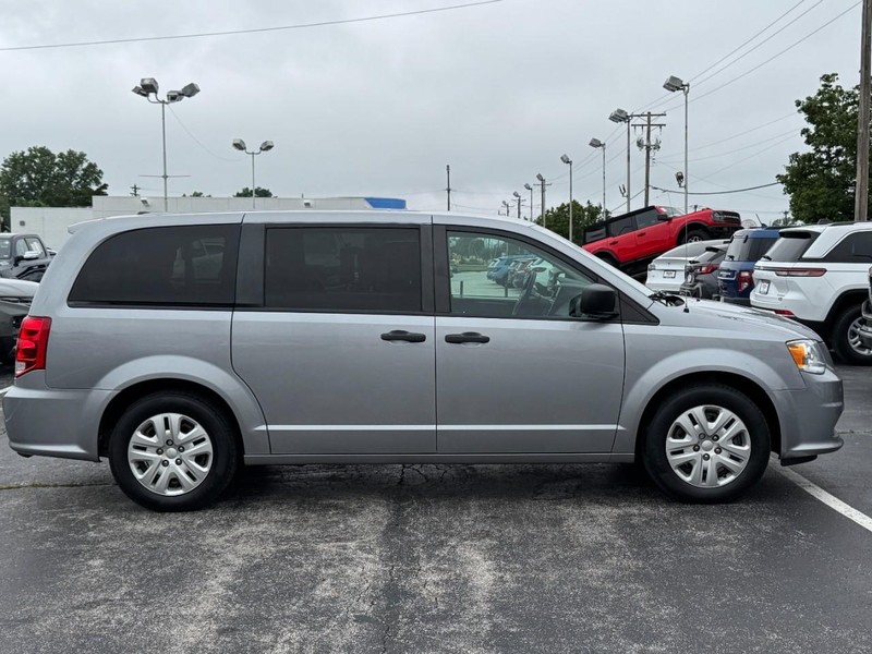 Dodge Grand Caravan Vehicle Image 02