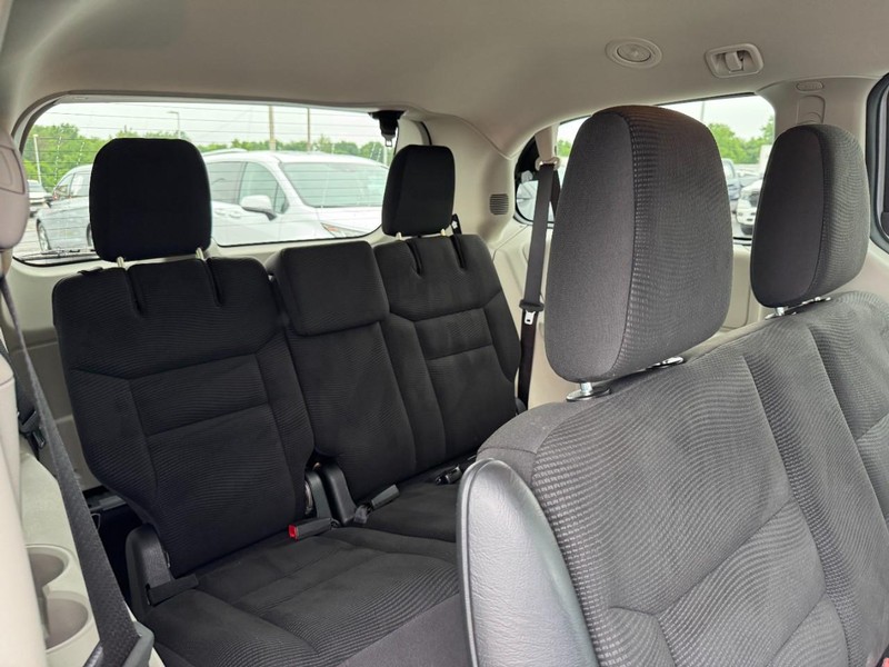 Dodge Grand Caravan Vehicle Image 15