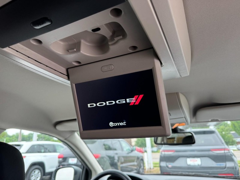 Dodge Grand Caravan Vehicle Image 16