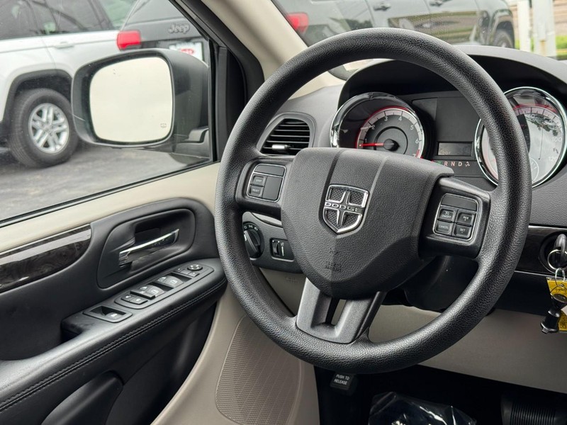 Dodge Grand Caravan Vehicle Image 18
