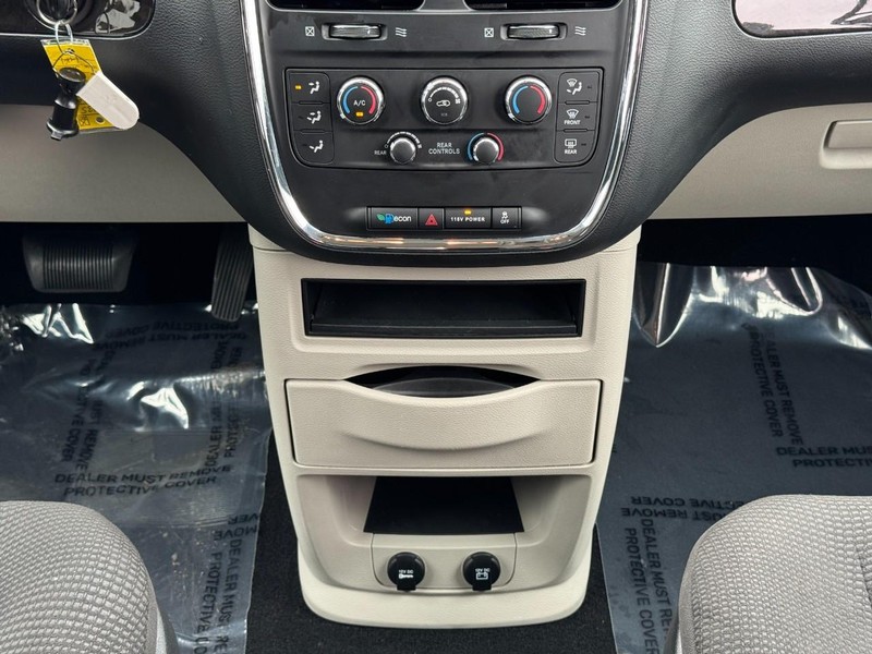 Dodge Grand Caravan Vehicle Image 20