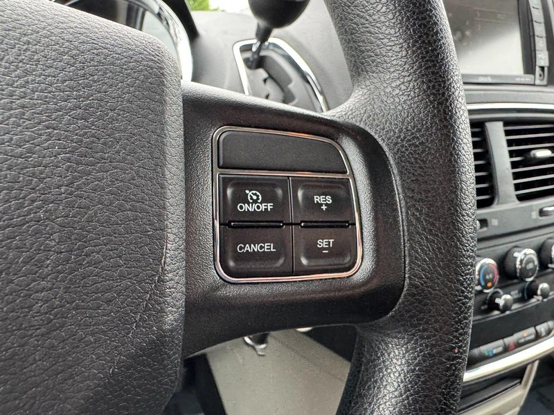 Dodge Grand Caravan Vehicle Image 23
