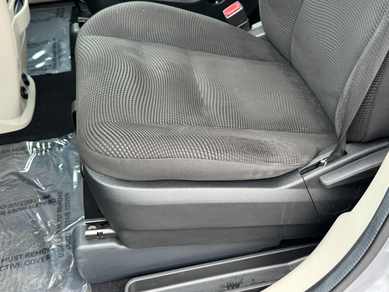 Dodge Grand Caravan Vehicle Image 29