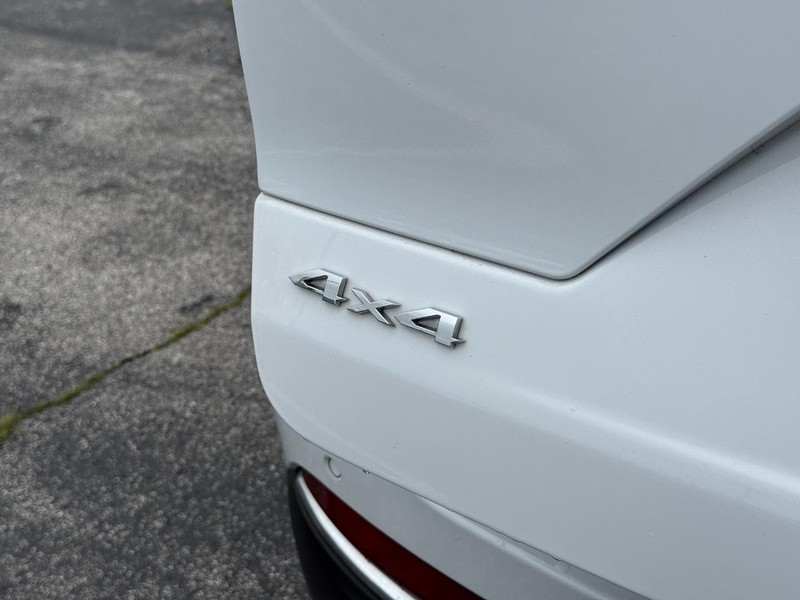 Jeep Grand Cherokee Vehicle Image 12