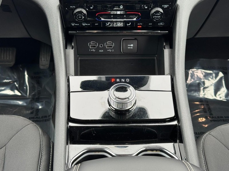 Jeep Grand Cherokee Vehicle Image 20