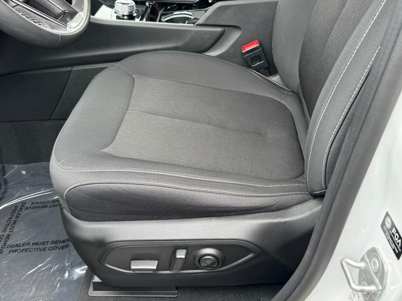 Jeep Grand Cherokee Vehicle Image 29