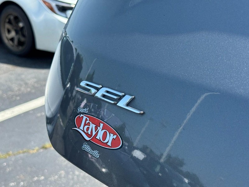 Ford Edge Vehicle Image 12