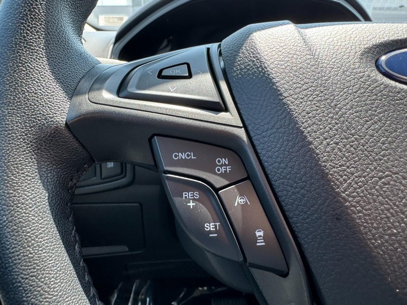 Ford Edge Vehicle Image 21