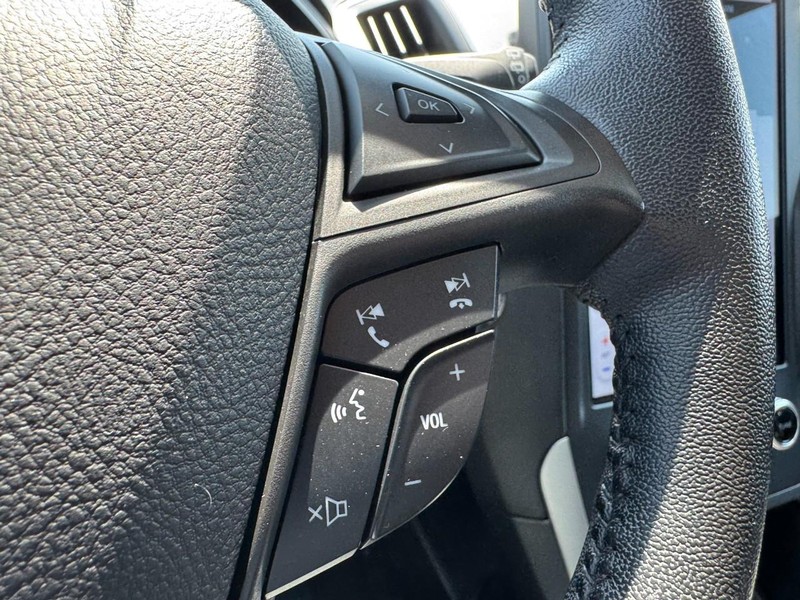 Ford Edge Vehicle Image 22