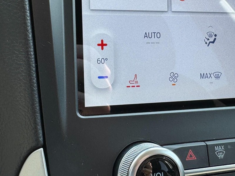 Ford Edge Vehicle Image 26