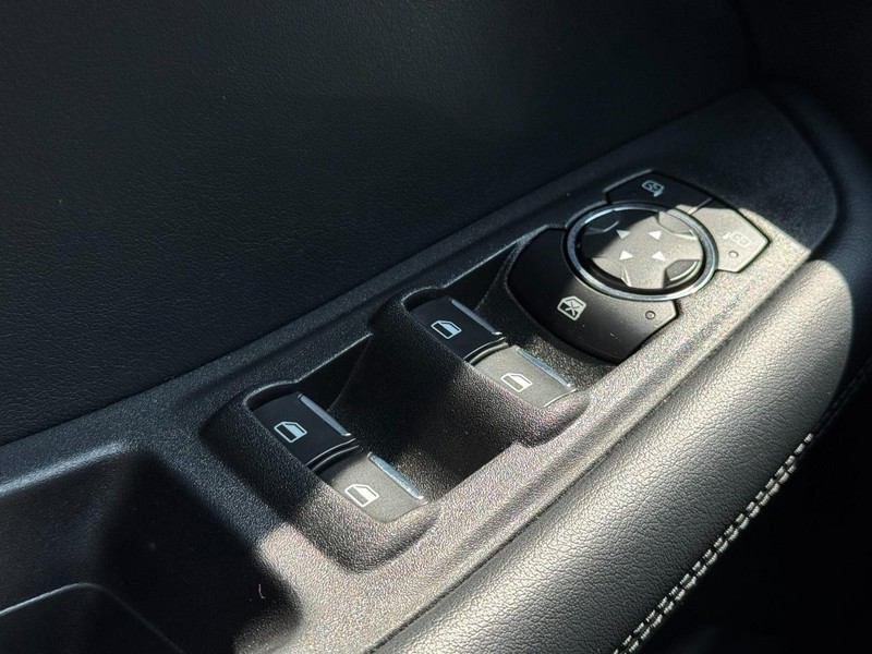 Ford Edge Vehicle Image 28