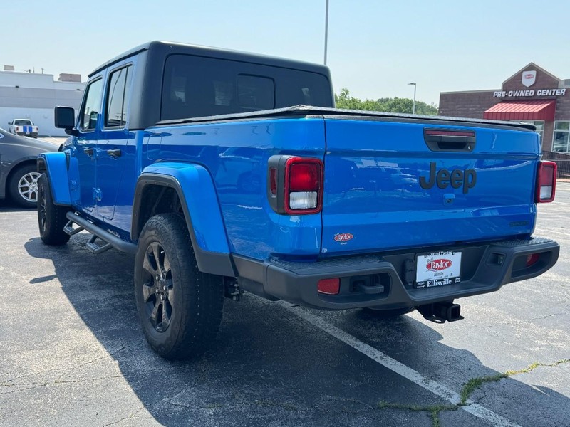 Jeep Gladiator Vehicle Image 04