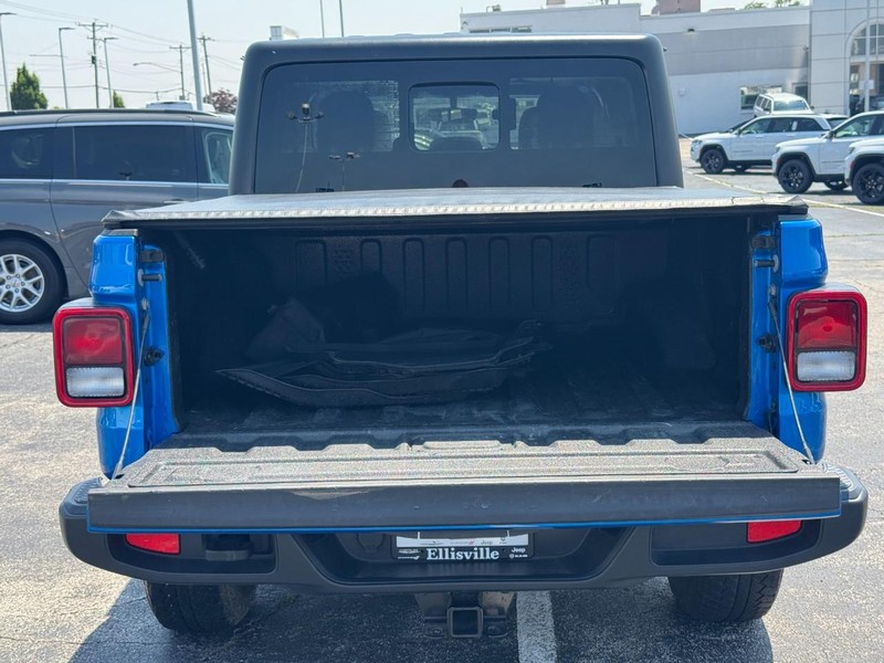 Jeep Gladiator Vehicle Image 13