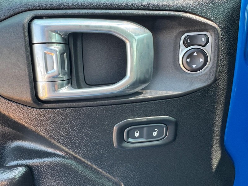 Jeep Gladiator Vehicle Image 22