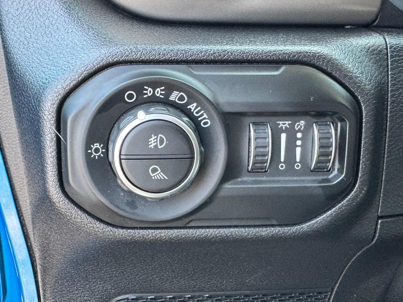 Jeep Gladiator Vehicle Image 23
