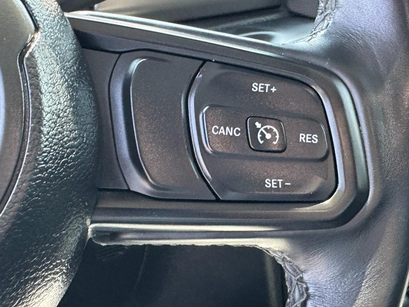 Jeep Gladiator Vehicle Image 25