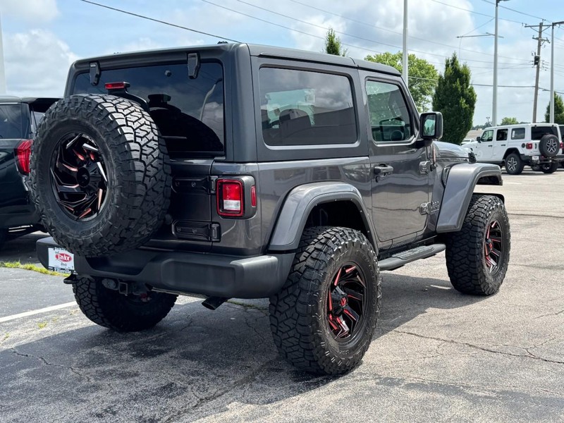 Jeep Wrangler Vehicle Image 03