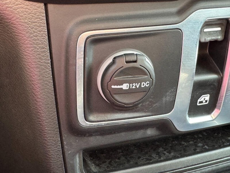 Jeep Wrangler Vehicle Image 25