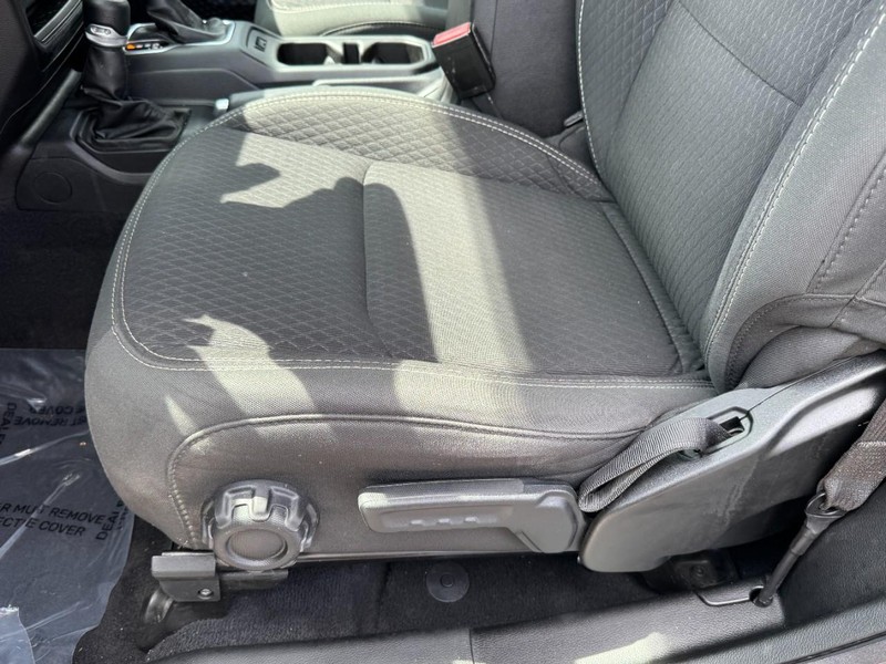 Jeep Wrangler Vehicle Image 33