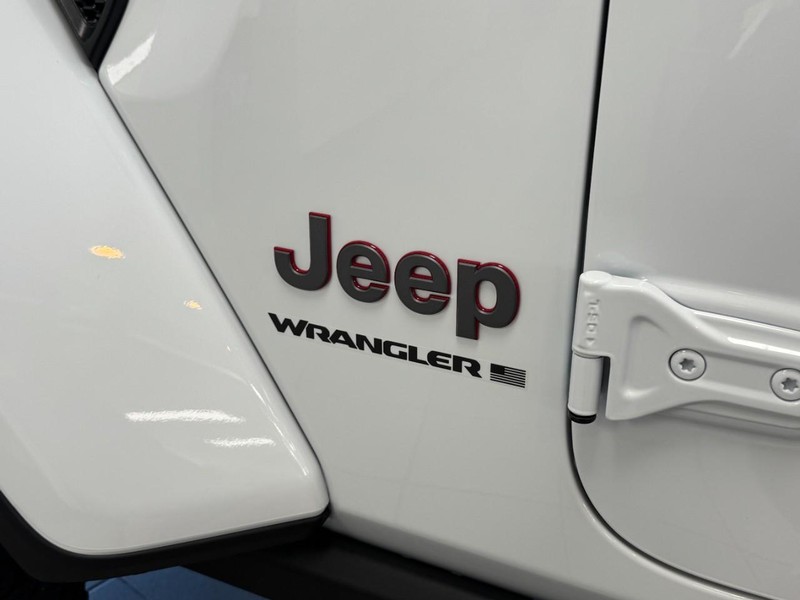 Jeep Wrangler Vehicle Image 12