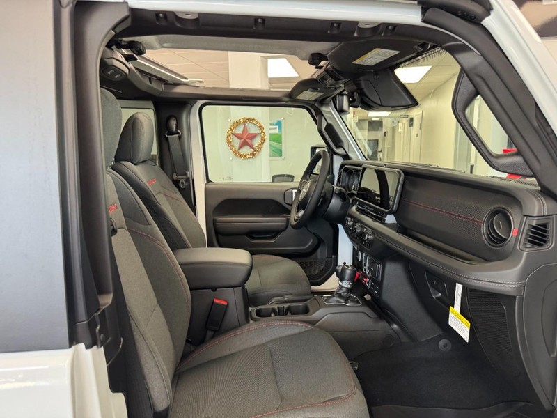 Jeep Wrangler Vehicle Image 16