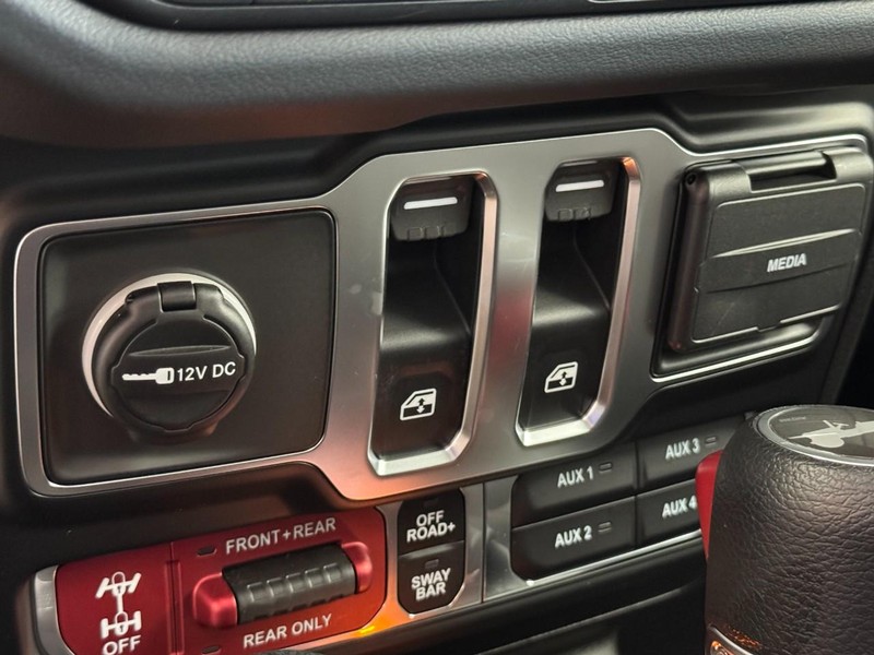 Jeep Wrangler Vehicle Image 25