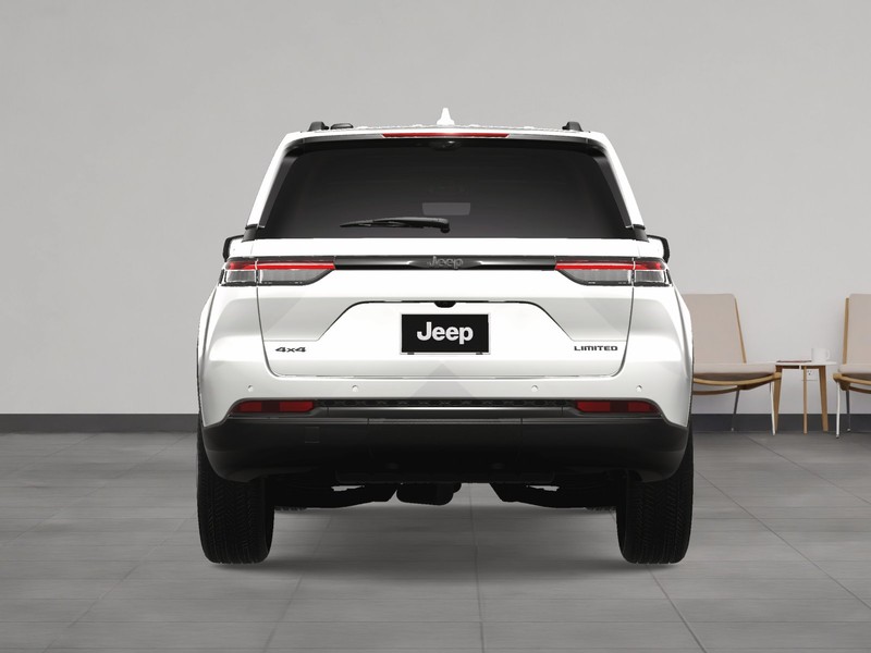 Jeep Grand Cherokee Vehicle Image 11