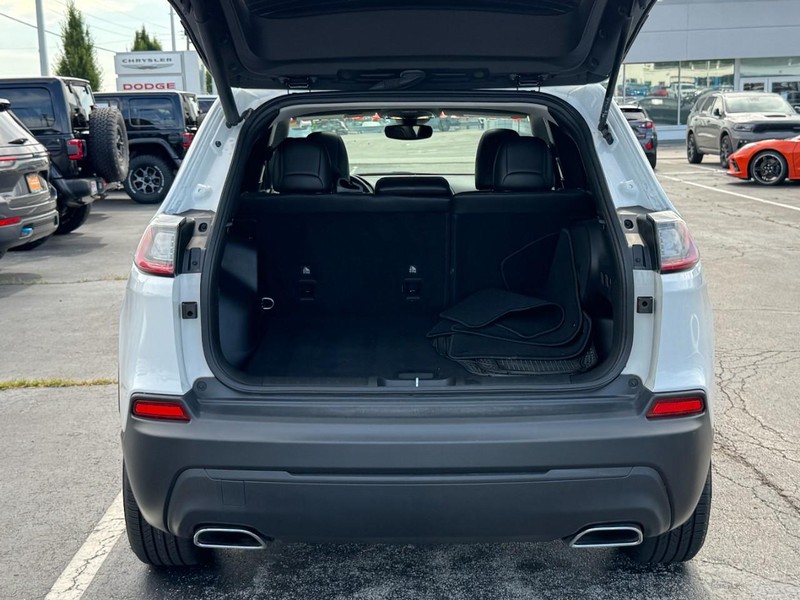Jeep Cherokee Vehicle Image 16