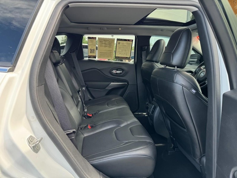 Jeep Cherokee Vehicle Image 19