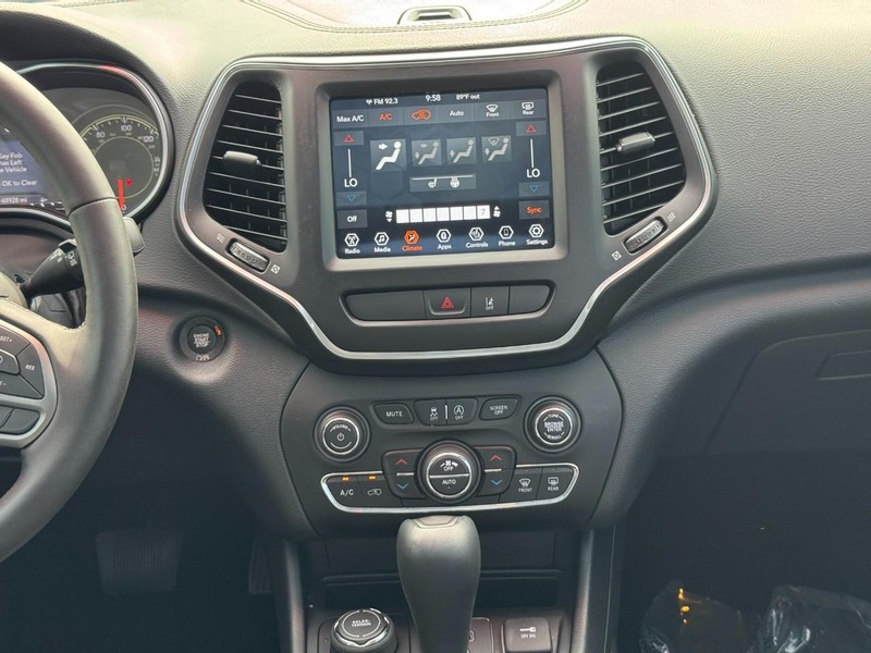 Jeep Cherokee Vehicle Image 23