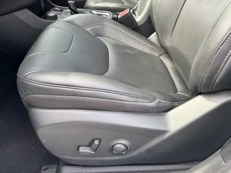 Jeep Cherokee Vehicle Image 37