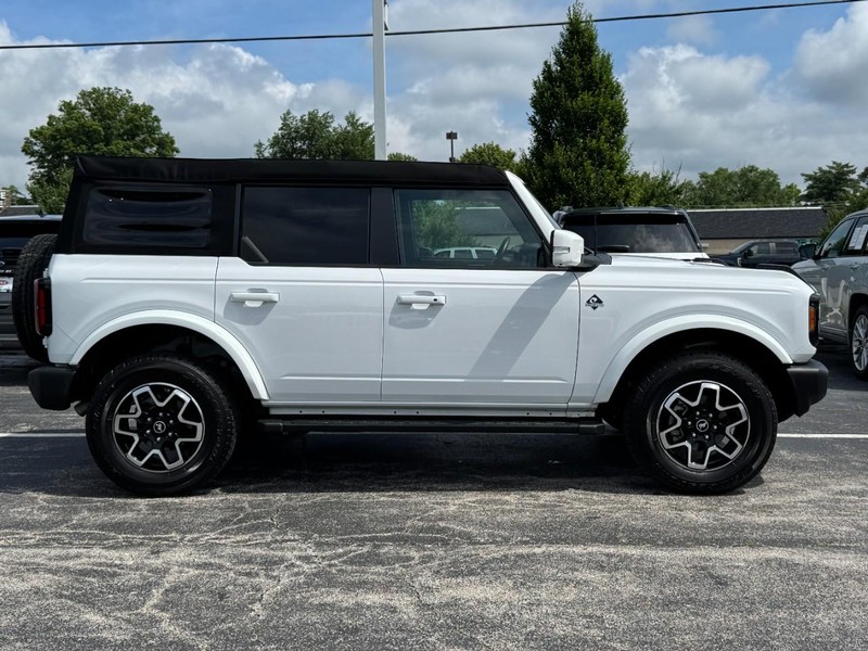 Ford Bronco Vehicle Image 02