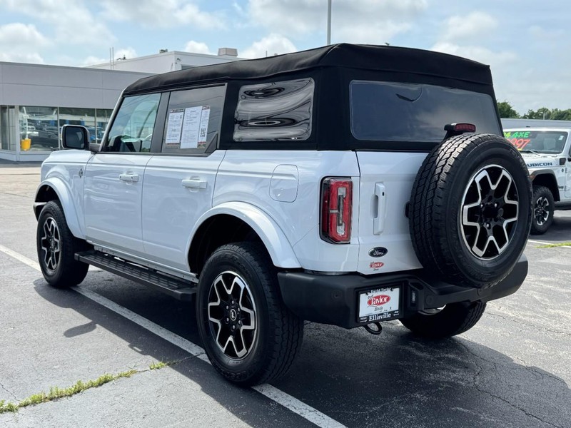 Ford Bronco Vehicle Image 06