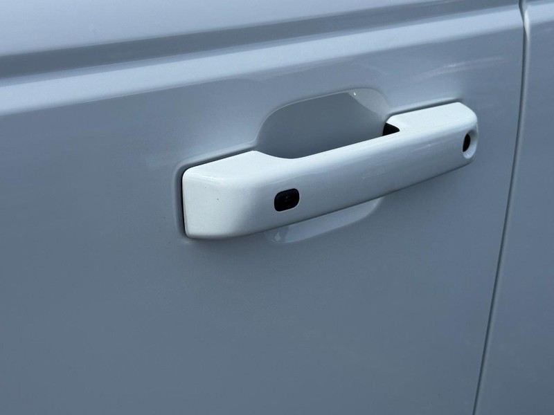 Ford Bronco Vehicle Image 12