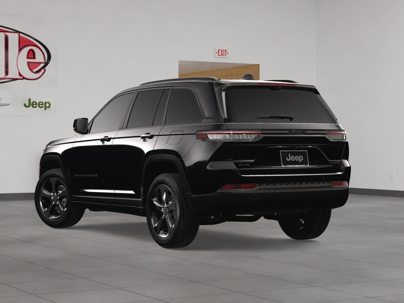Jeep Grand Cherokee Vehicle Image 04