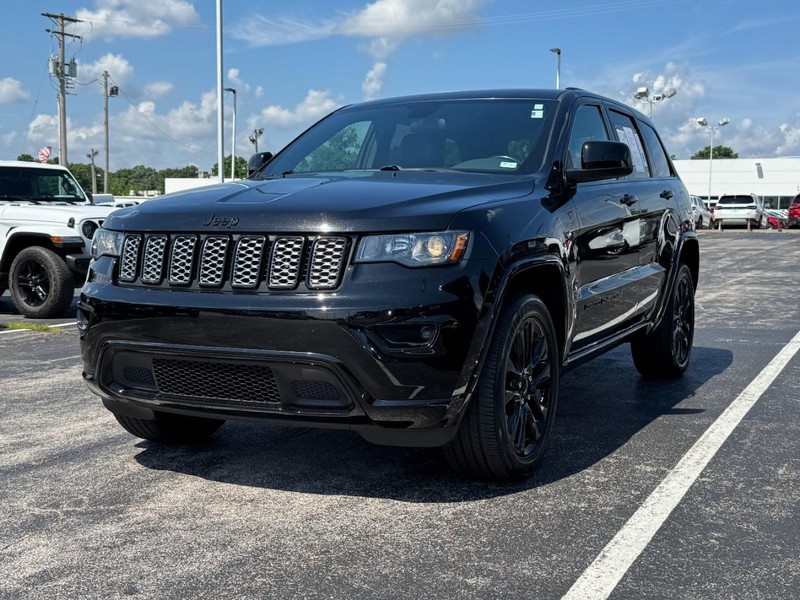 Jeep Grand Cherokee Vehicle Image 08