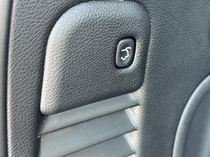 Jeep Grand Cherokee Vehicle Image 15
