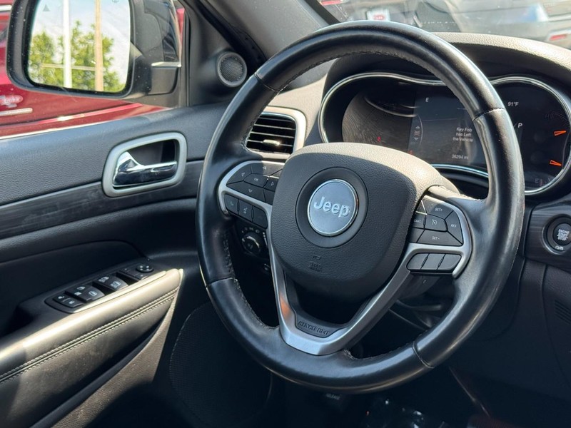Jeep Grand Cherokee Vehicle Image 19