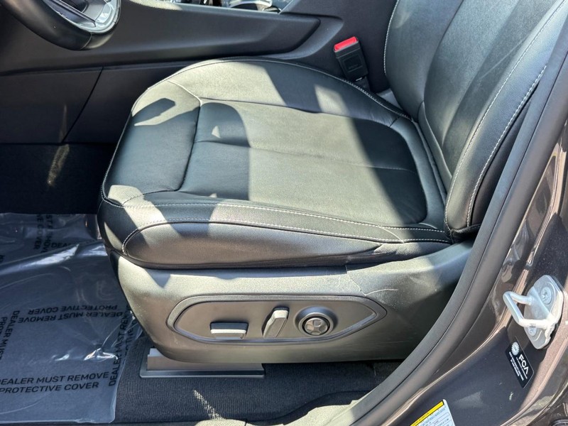 Jeep Grand Cherokee Vehicle Image 32