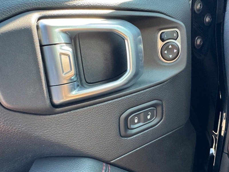Jeep Wrangler Vehicle Image 22