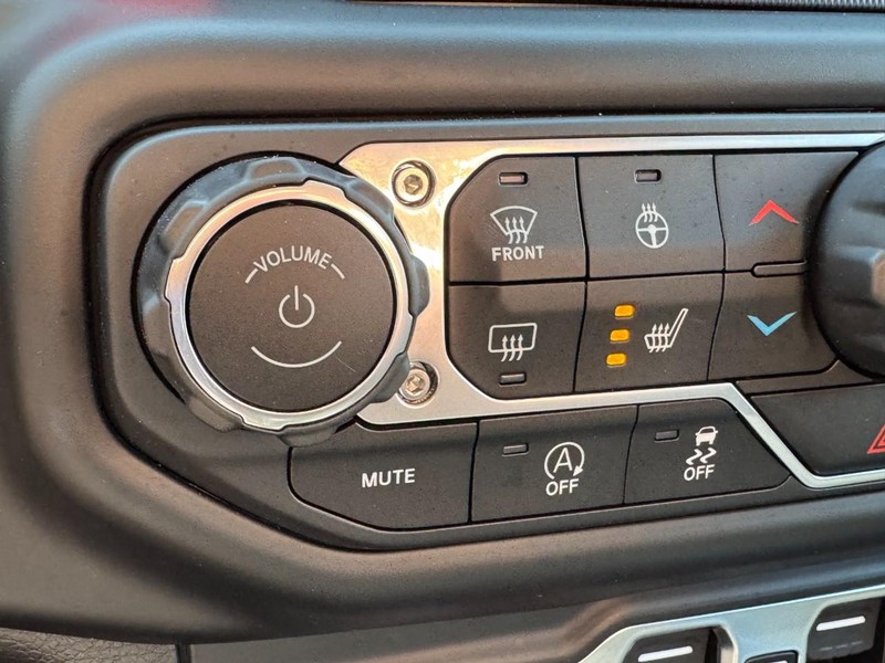 Jeep Wrangler Vehicle Image 28