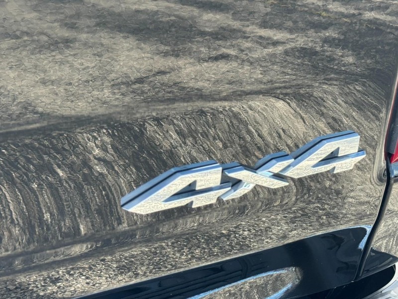 Ram 1500 Vehicle Image 15